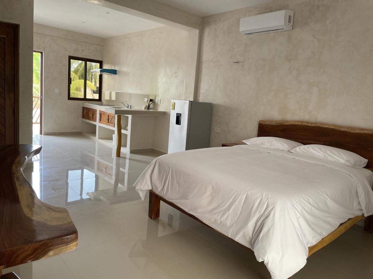 Mexhe Hotel El Cuyo Εξωτερικό φωτογραφία