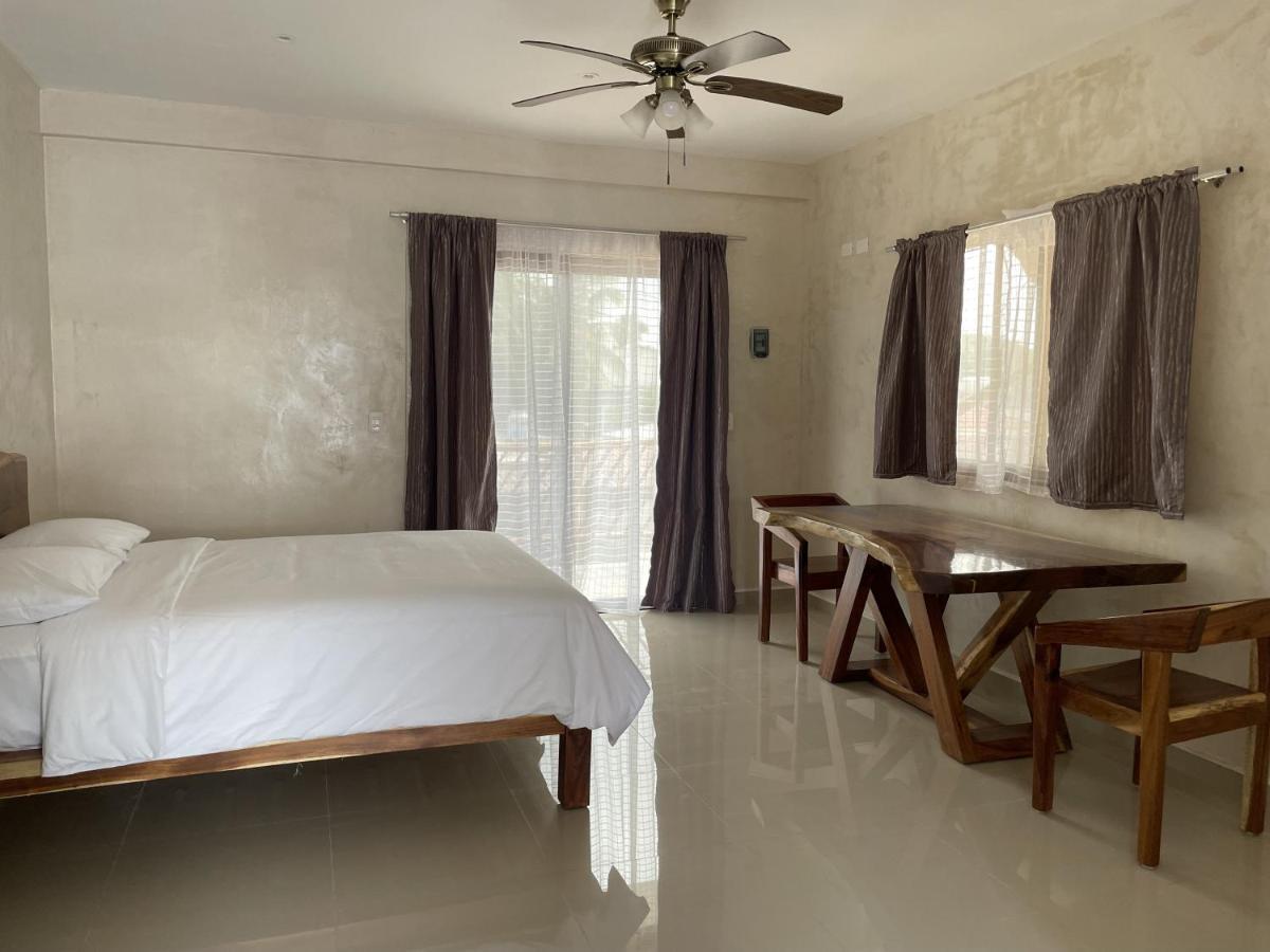 Mexhe Hotel El Cuyo Εξωτερικό φωτογραφία