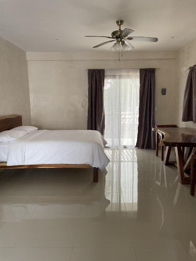 Mexhe Hotel El Cuyo Εξωτερικό φωτογραφία