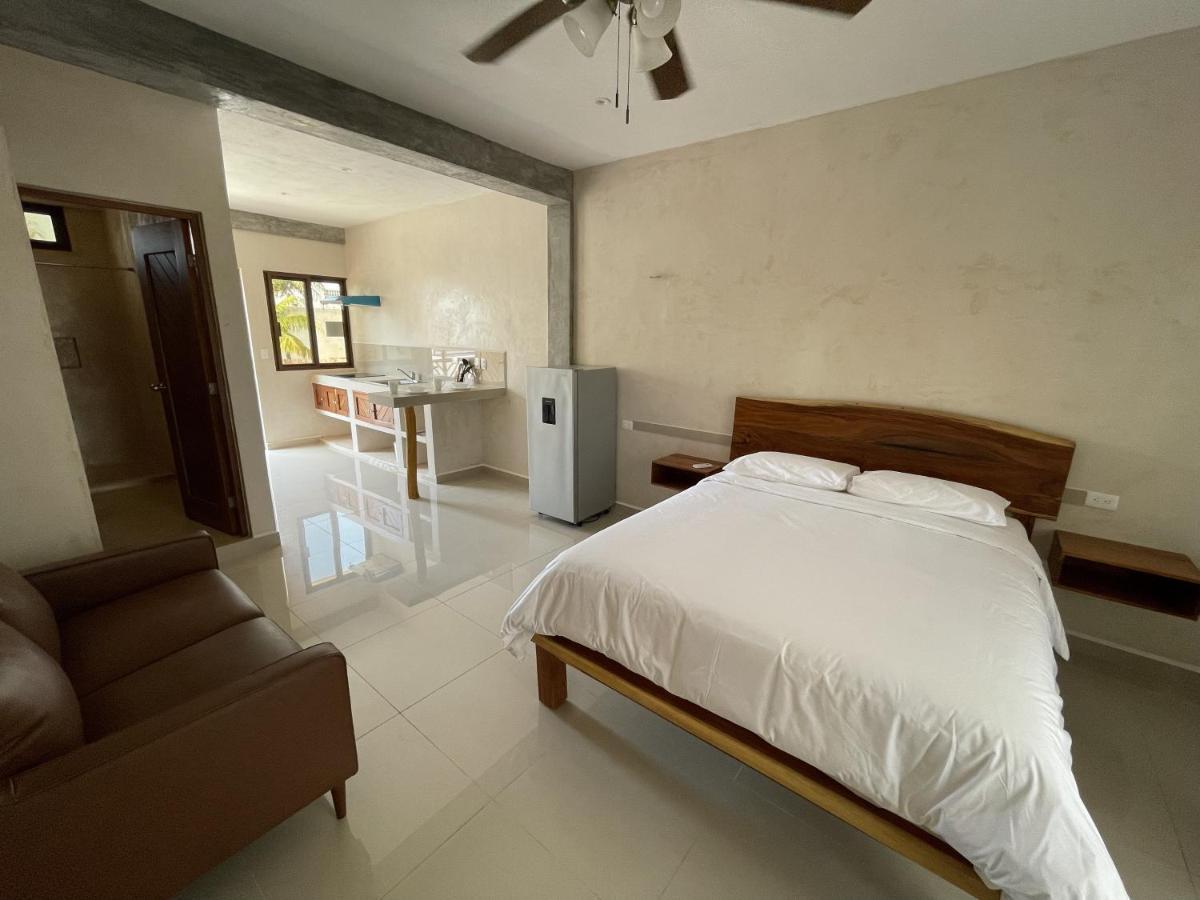 Mexhe Hotel El Cuyo Εξωτερικό φωτογραφία