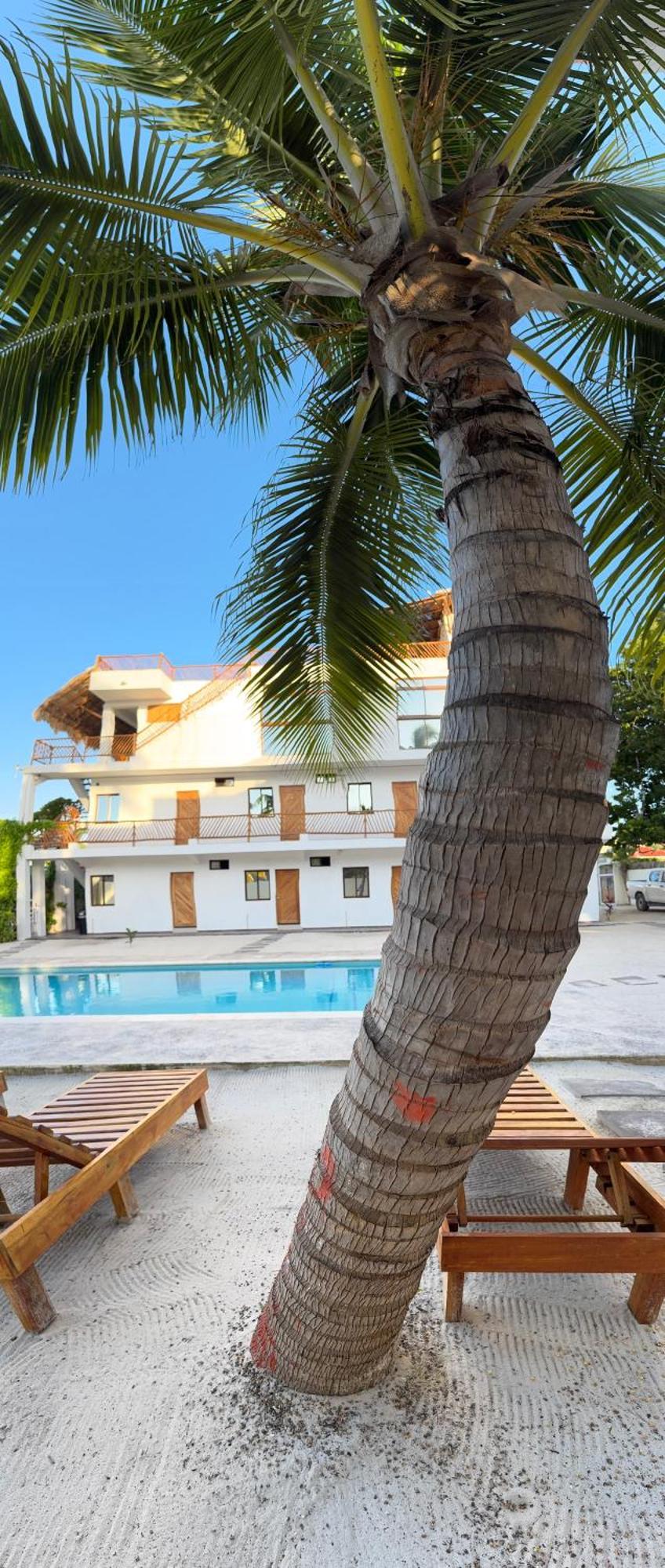 Mexhe Hotel El Cuyo Εξωτερικό φωτογραφία