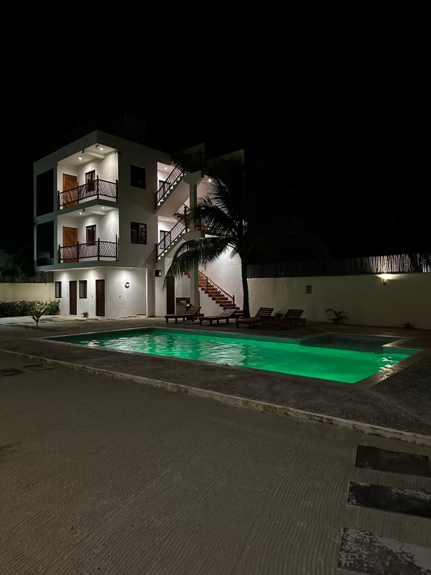 Mexhe Hotel El Cuyo Εξωτερικό φωτογραφία