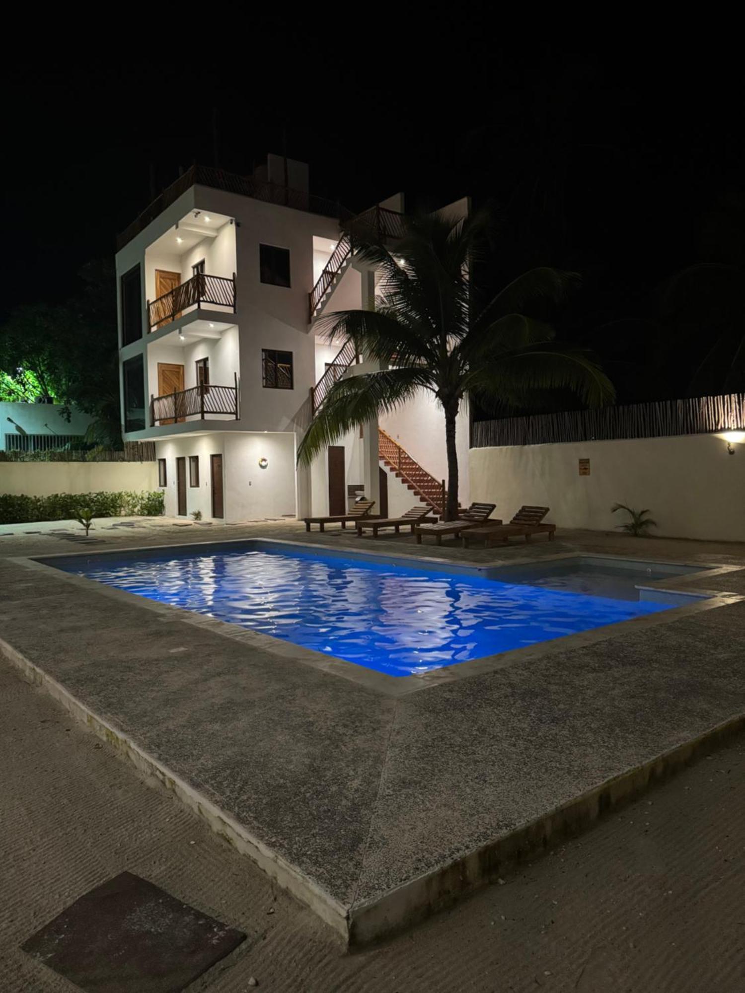 Mexhe Hotel El Cuyo Εξωτερικό φωτογραφία