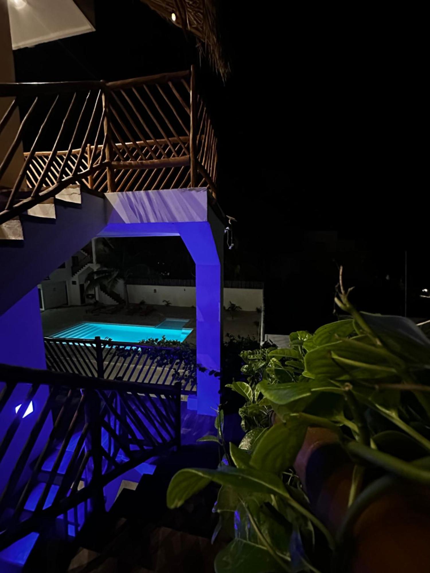 Mexhe Hotel El Cuyo Εξωτερικό φωτογραφία