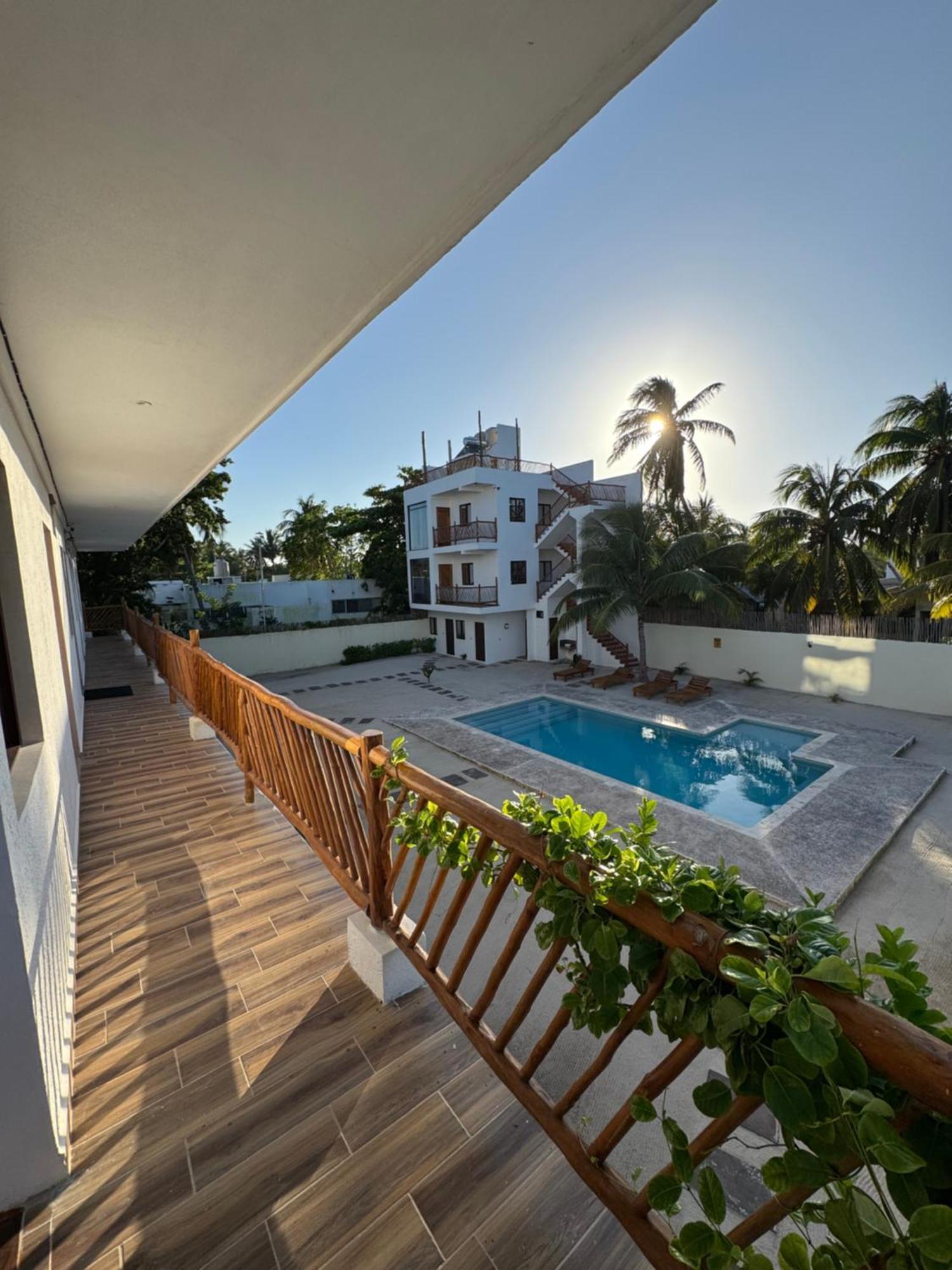 Mexhe Hotel El Cuyo Εξωτερικό φωτογραφία
