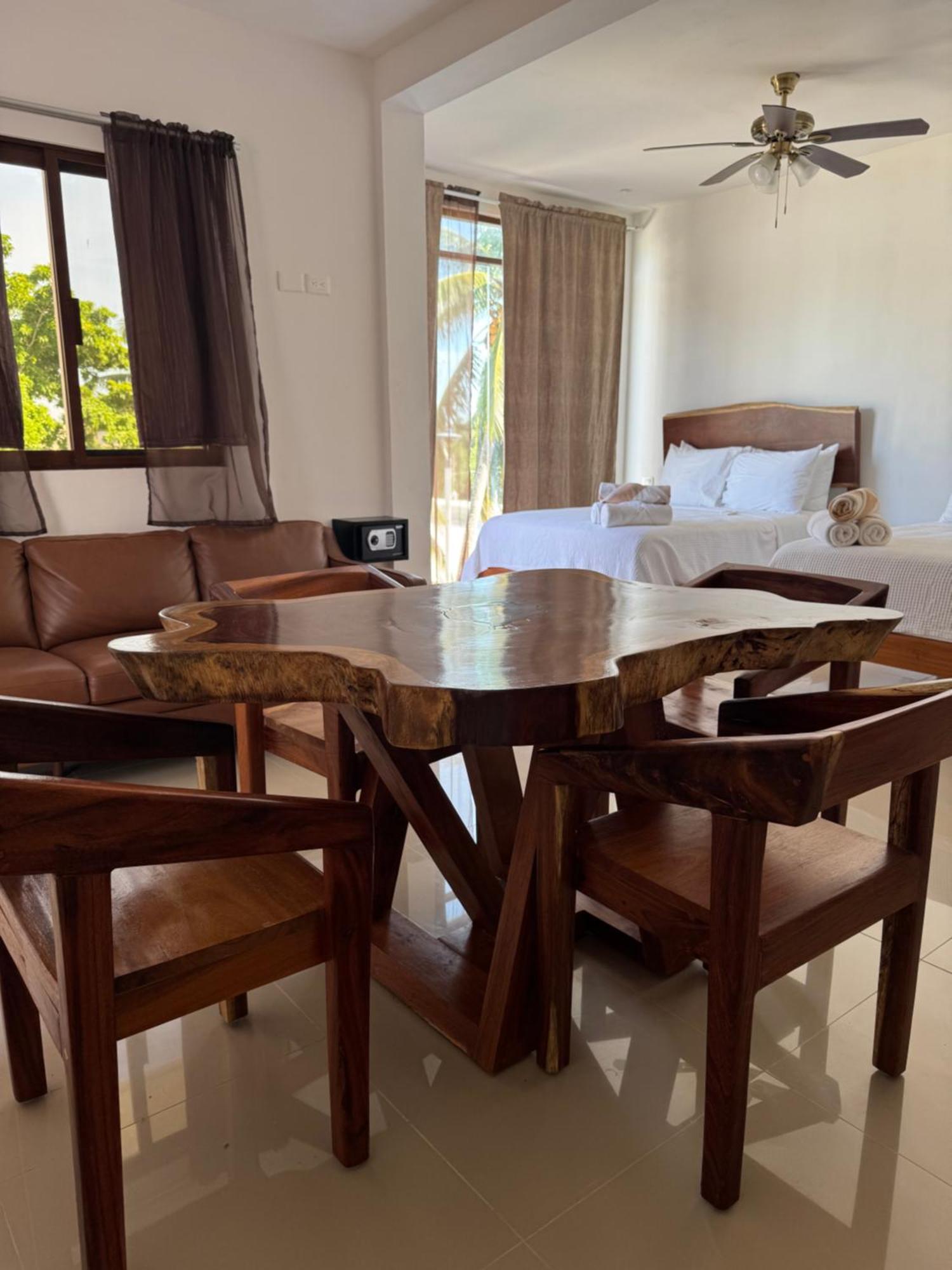Mexhe Hotel El Cuyo Εξωτερικό φωτογραφία