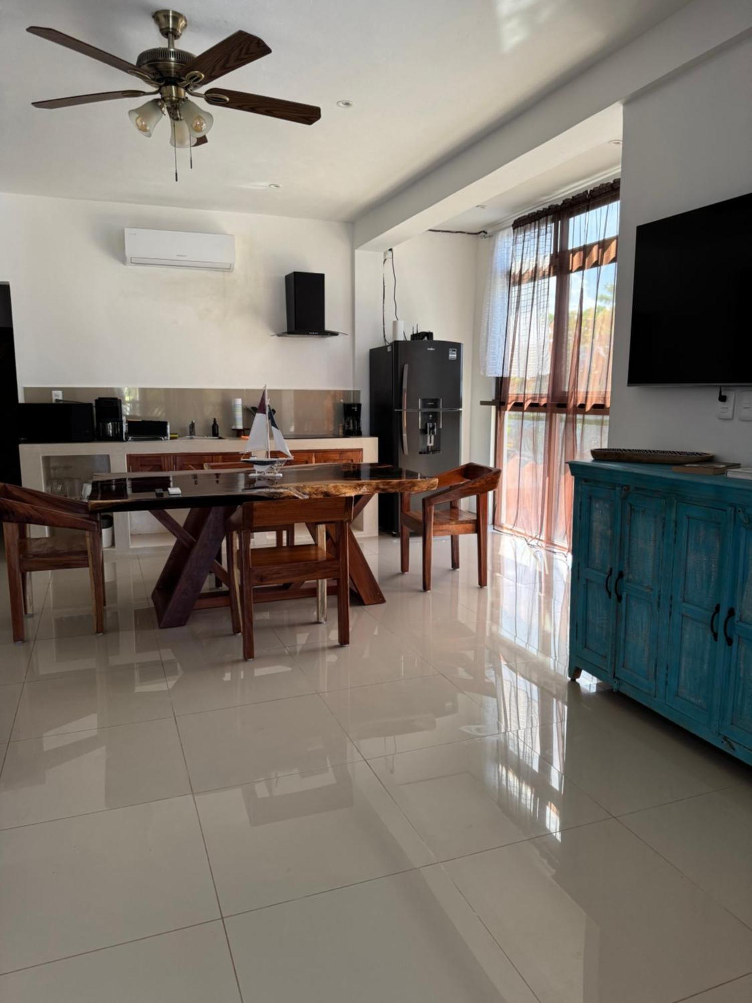 Mexhe Hotel El Cuyo Εξωτερικό φωτογραφία