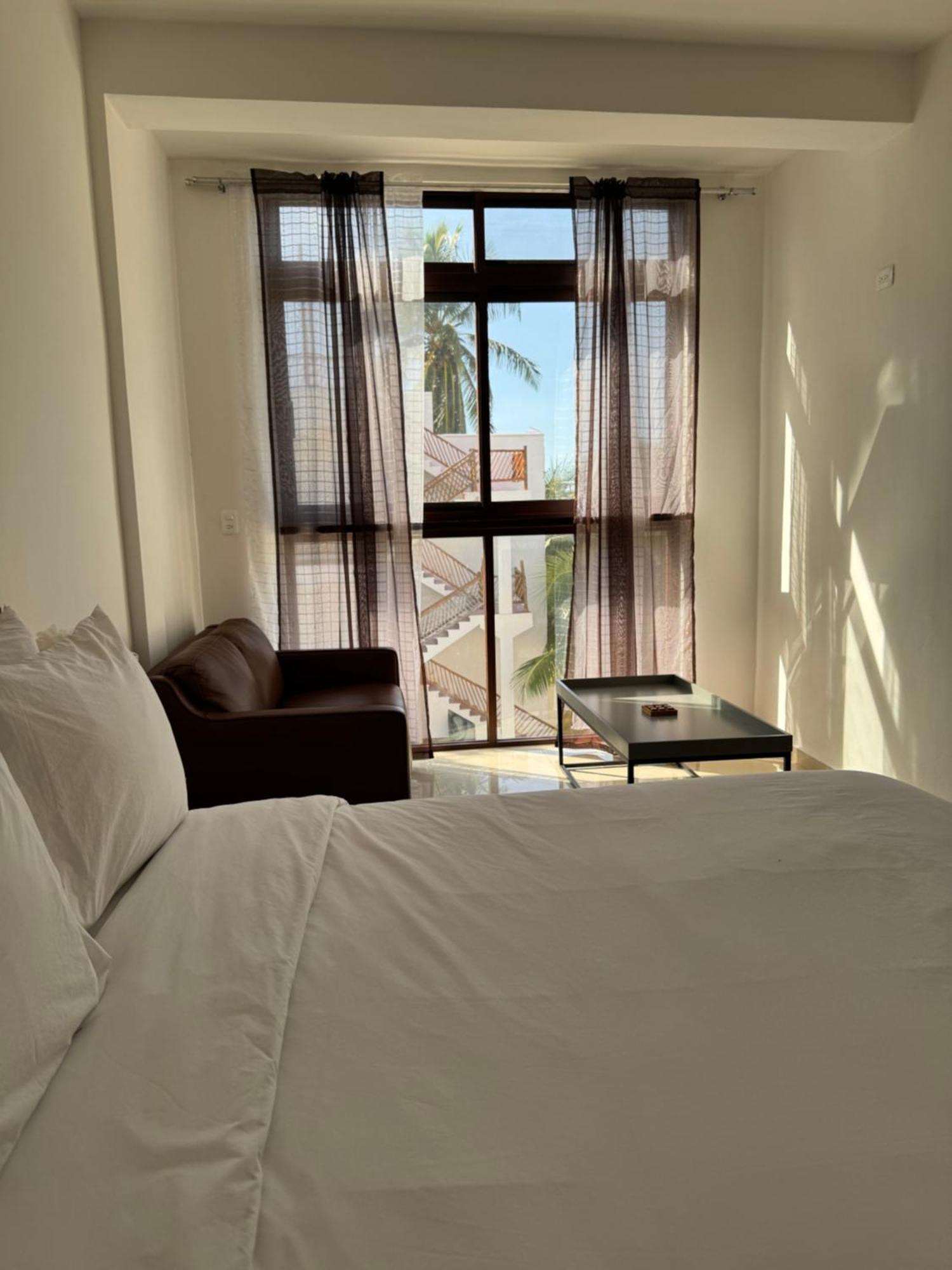 Mexhe Hotel El Cuyo Εξωτερικό φωτογραφία