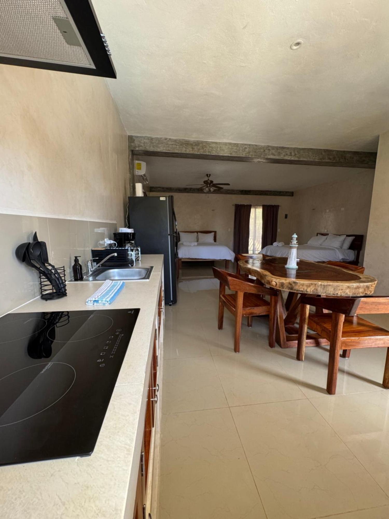 Mexhe Hotel El Cuyo Εξωτερικό φωτογραφία