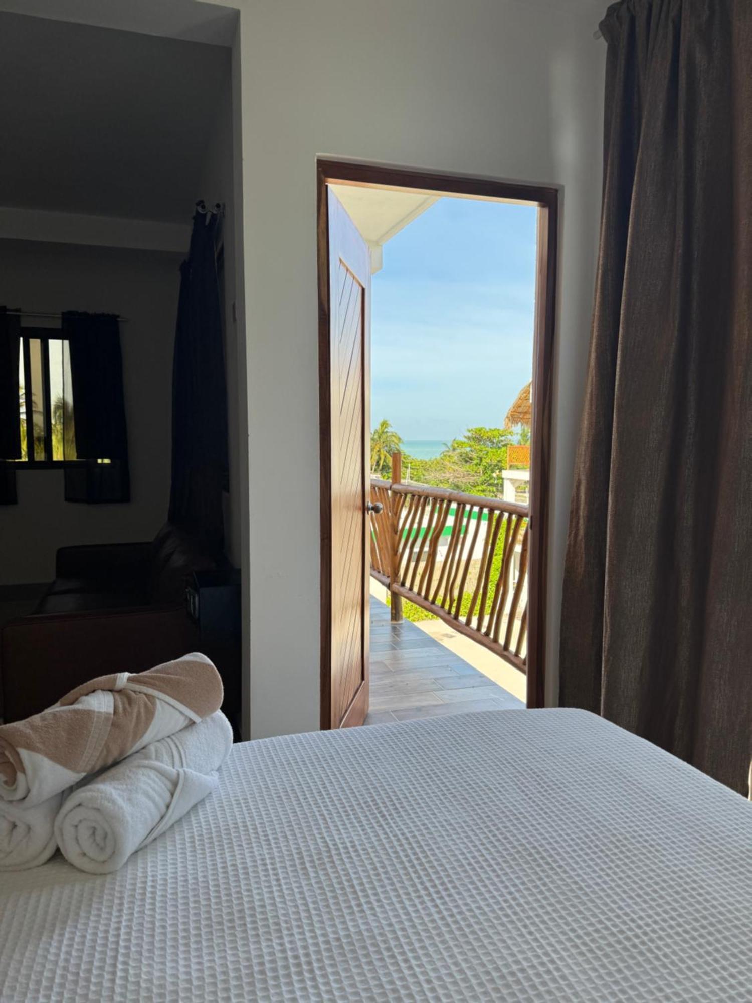 Mexhe Hotel El Cuyo Εξωτερικό φωτογραφία