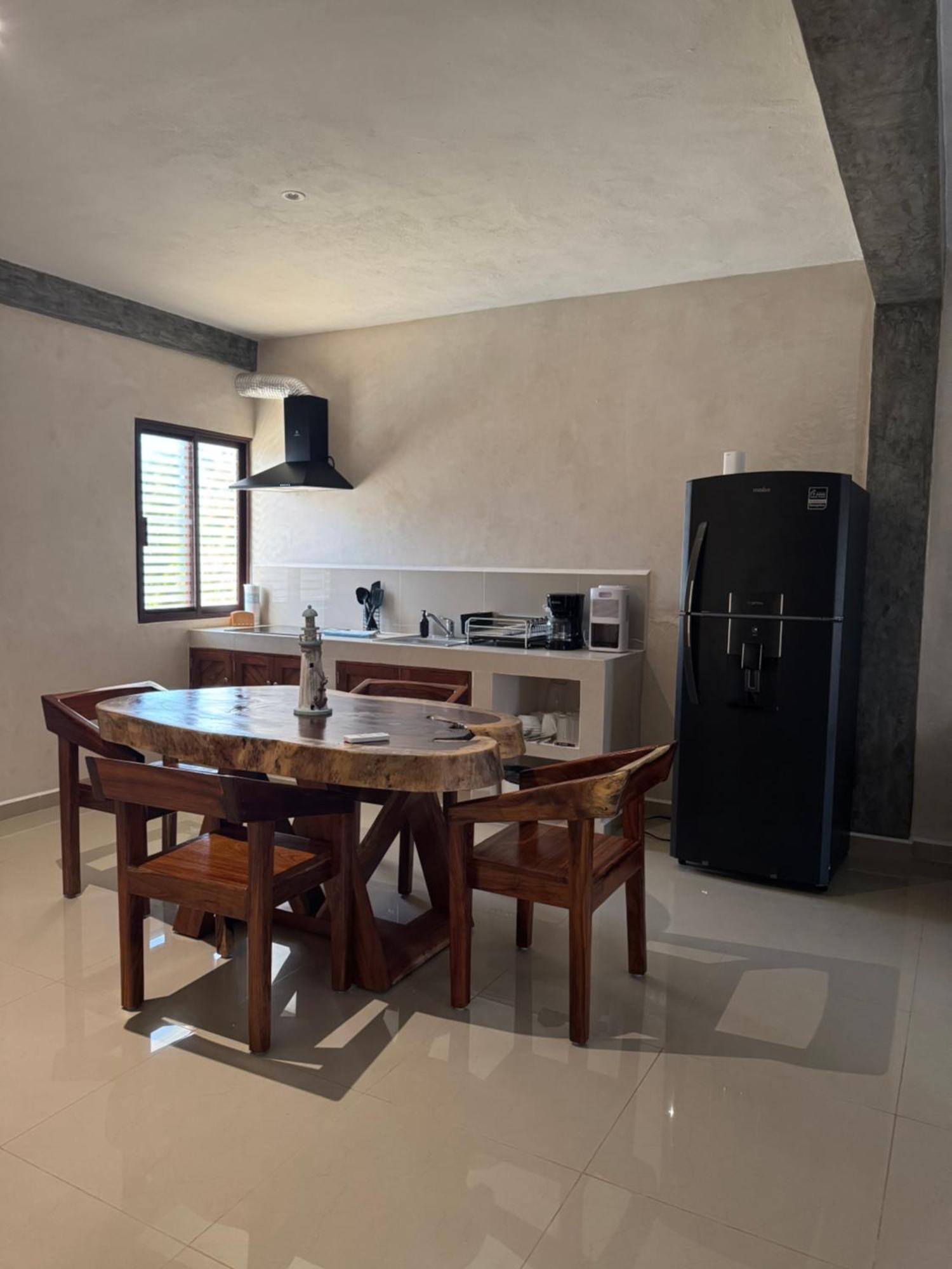 Mexhe Hotel El Cuyo Εξωτερικό φωτογραφία