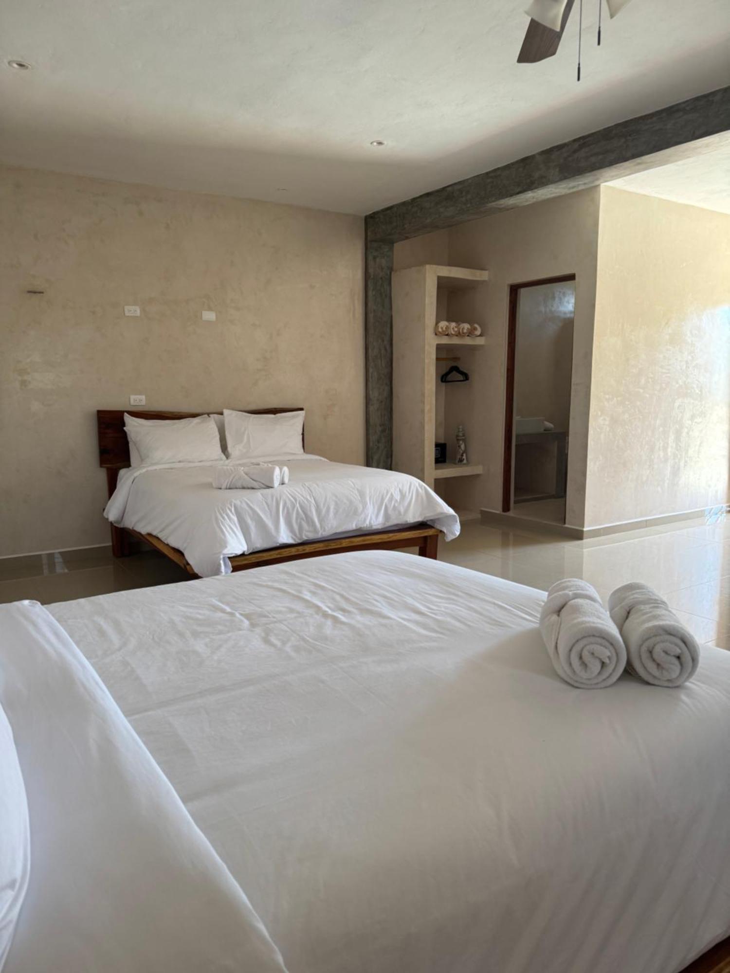 Mexhe Hotel El Cuyo Εξωτερικό φωτογραφία