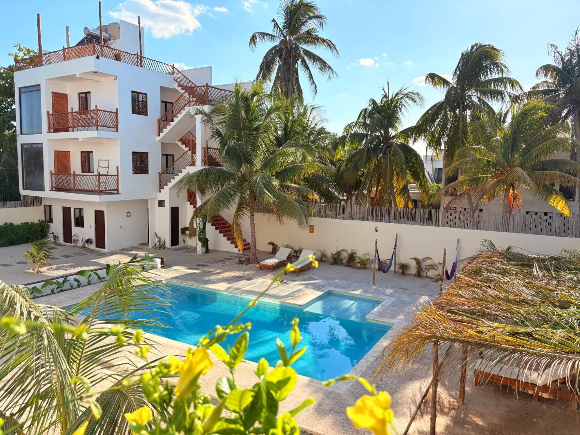Mexhe Hotel El Cuyo Εξωτερικό φωτογραφία